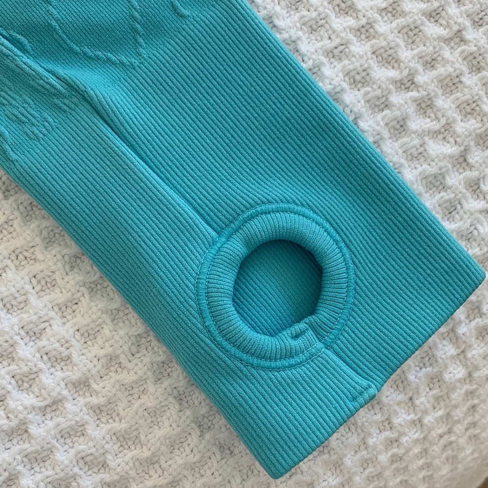 Cropped Teal Women's Cable-Knit top - Picture 5 of 14